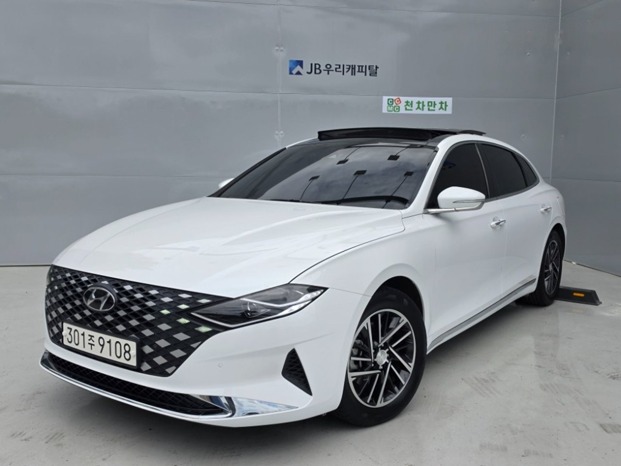 2021 Hyundai Grandeur, photo 1 of 1