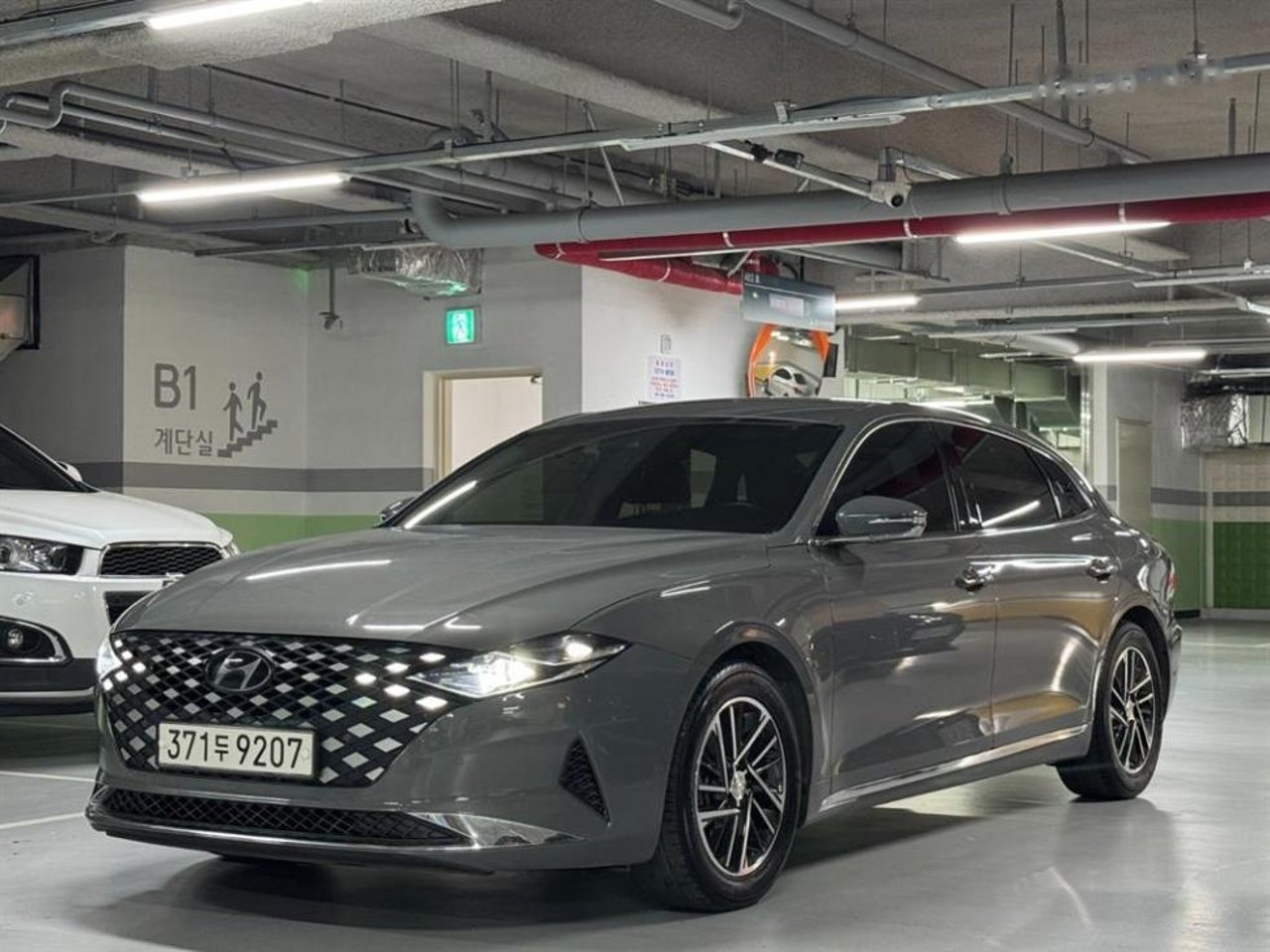 2020 Hyundai Grandeur, photo 1 of 1