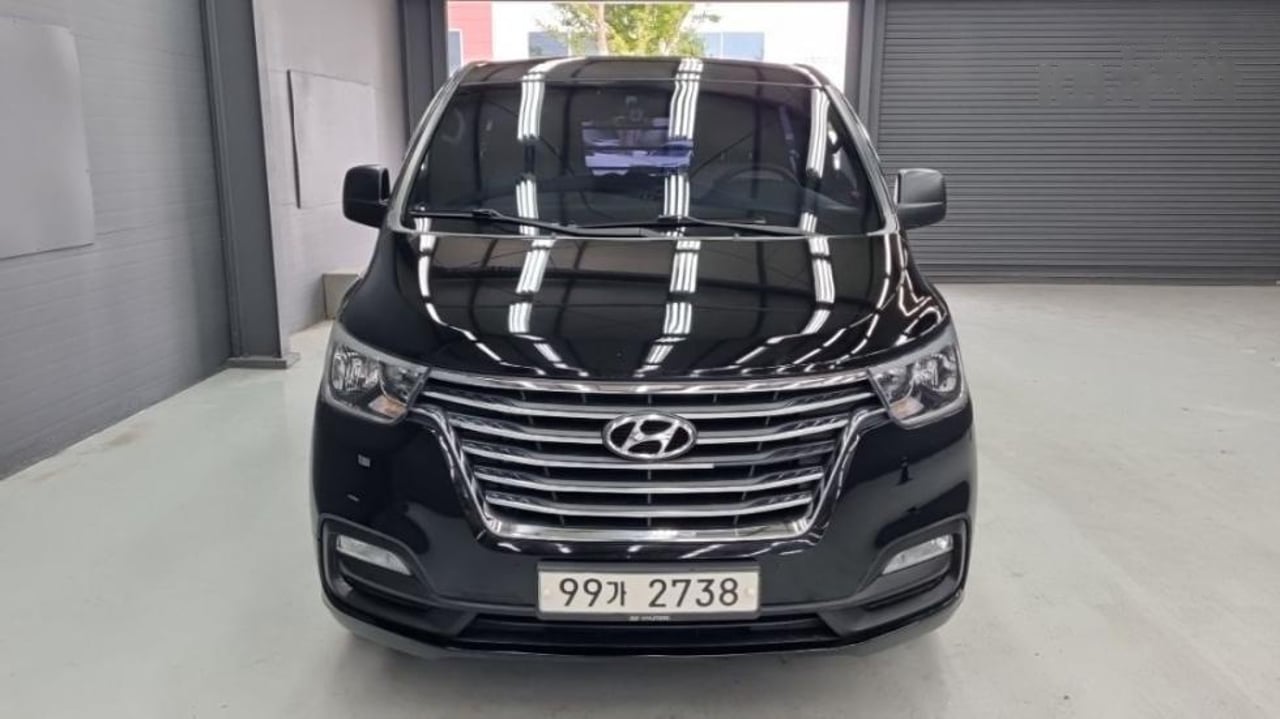 2021 Hyundai Grand, photo 1 of 1