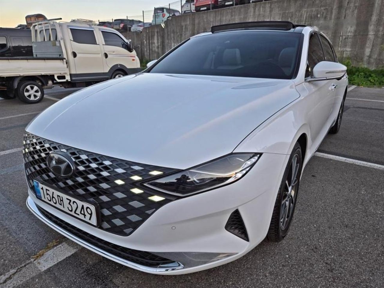 2022 Hyundai Grandeur, photo 1 of 1