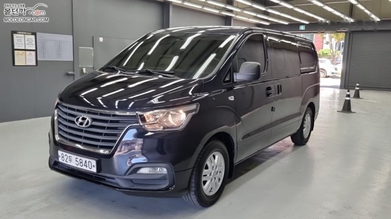 2020 Hyundai Grand, photo 1 of 1