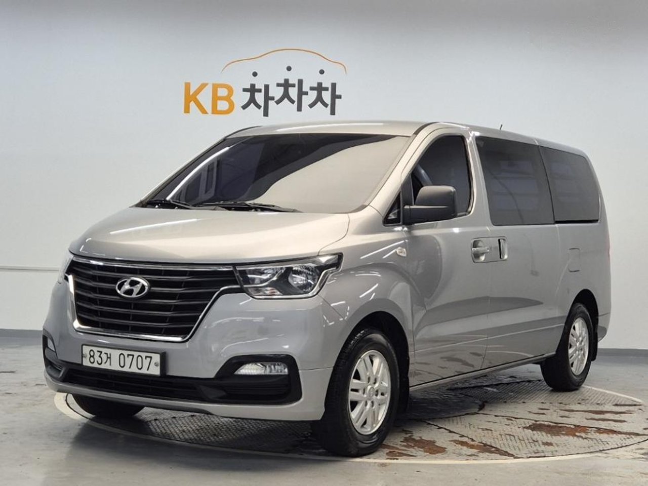 2019 Hyundai Grand, photo 1 of 1