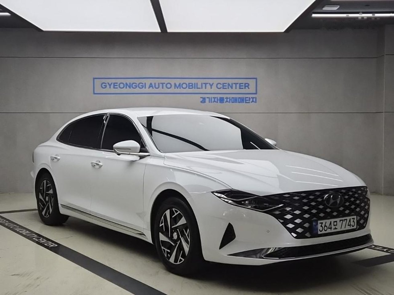 2022 Hyundai Grandeur, photo 1 of 1