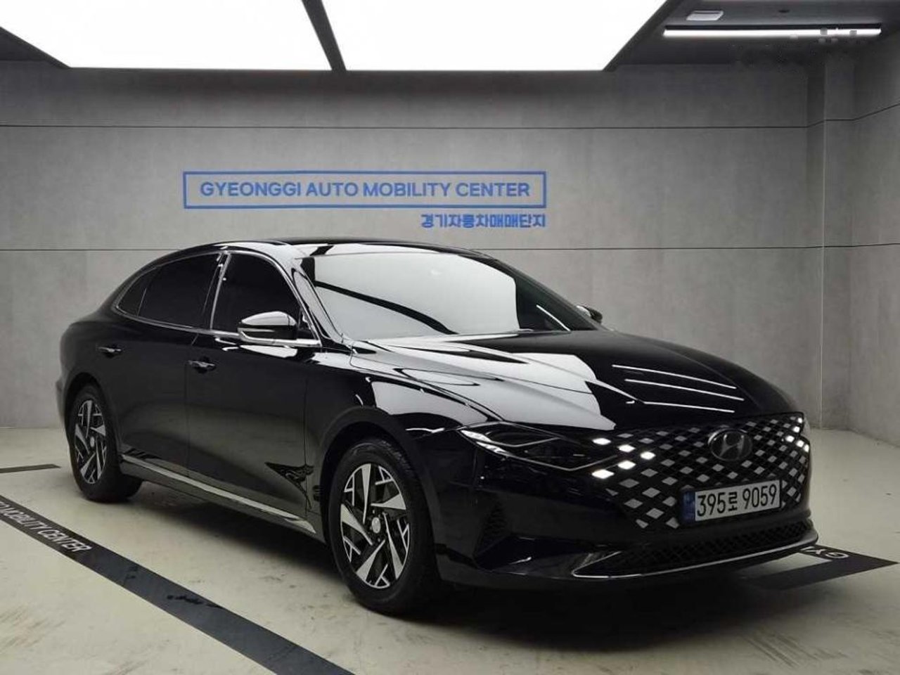 2022 Hyundai Grandeur, photo 1 of 1