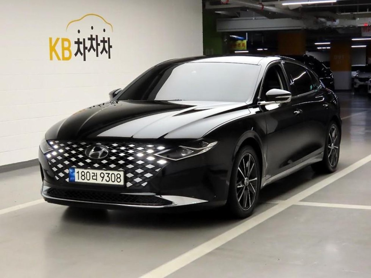 2022 Hyundai Grandeur, photo 1 of 1