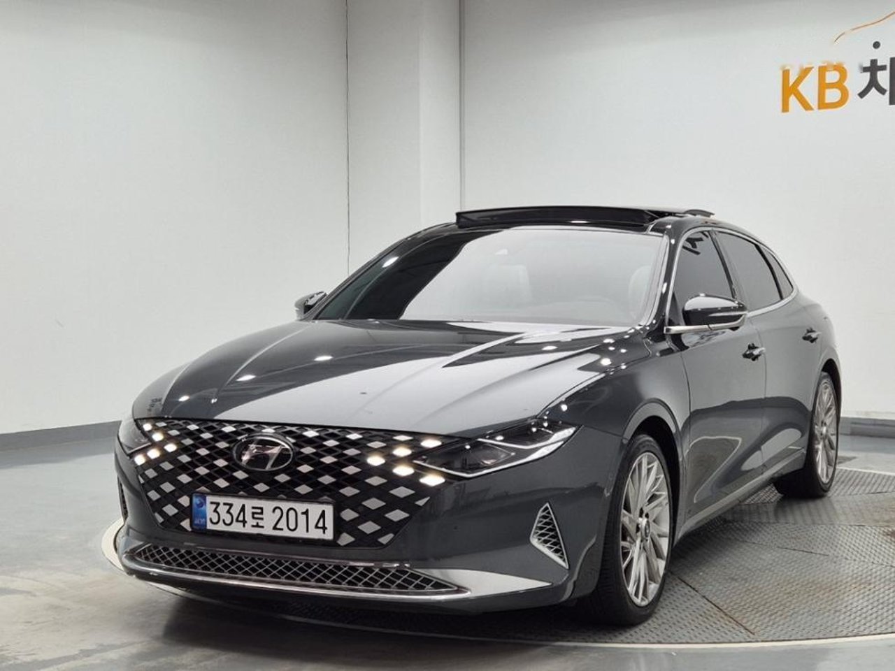 2022 Hyundai Grandeur, photo 1 of 1