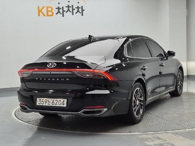 db933d28bce1951cca2833621f55973c.jpeg