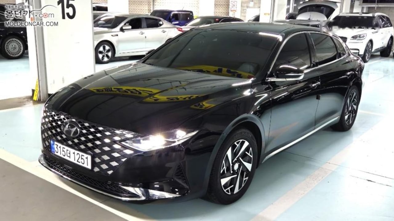 2022 Hyundai Grandeur, photo 1 of 1