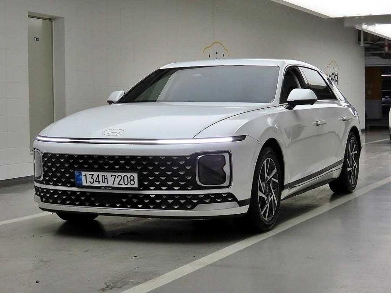 2023 Hyundai Grandeur, photo 1 of 1