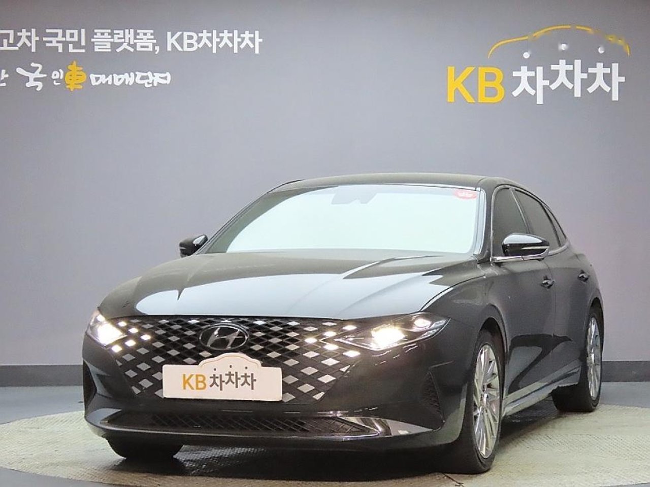 2021 Hyundai Grandeur, photo 1 of 1