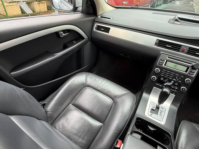 9571870A30260321W00119.jpg