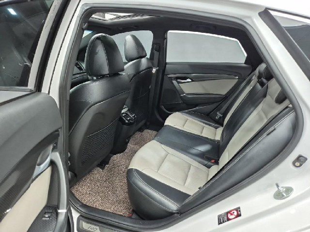 6101000624R12.jpg