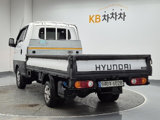 6101000979R2.jpg