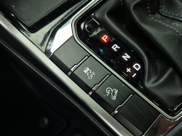 6101000639R18.jpg