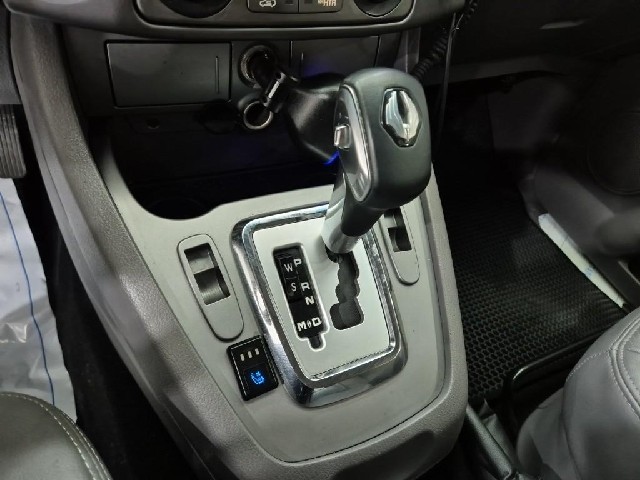 6101000594R8.jpg