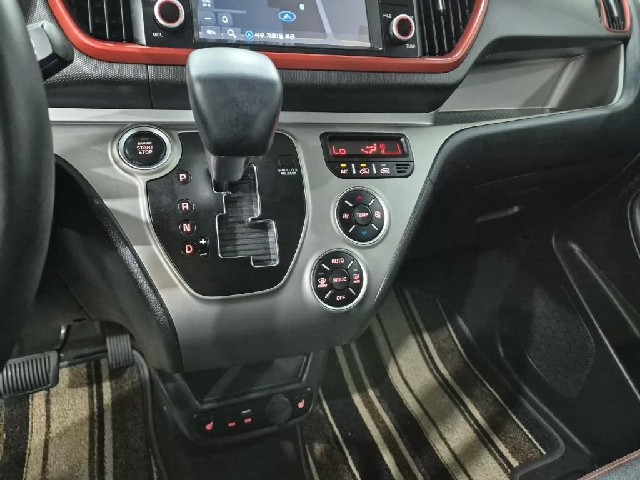 6101000477R8.jpg