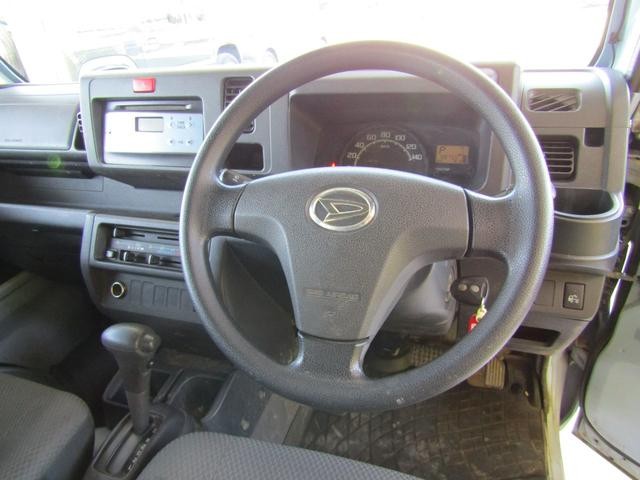 0560837A30261005W00611.jpg