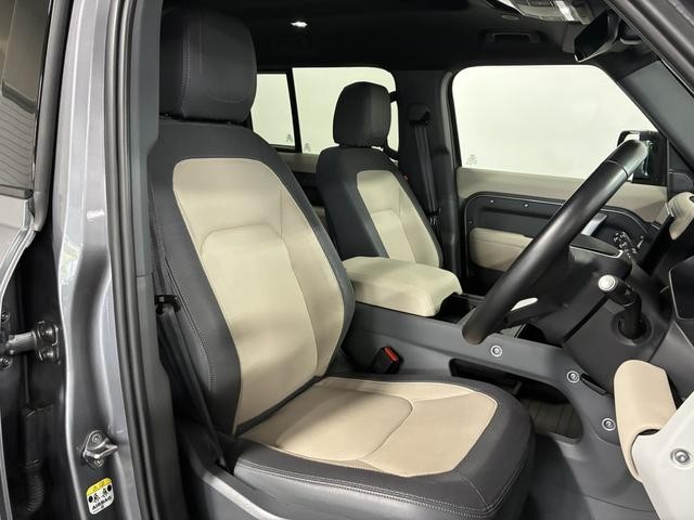 0301832A30261009W00117.jpg