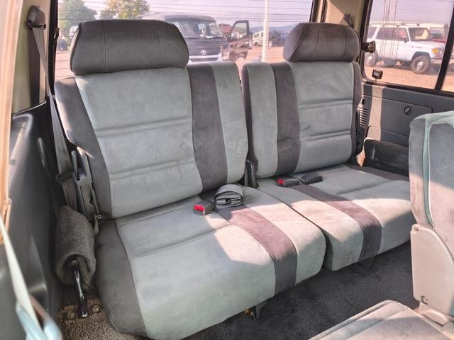 0404625A30260711W00212.jpg