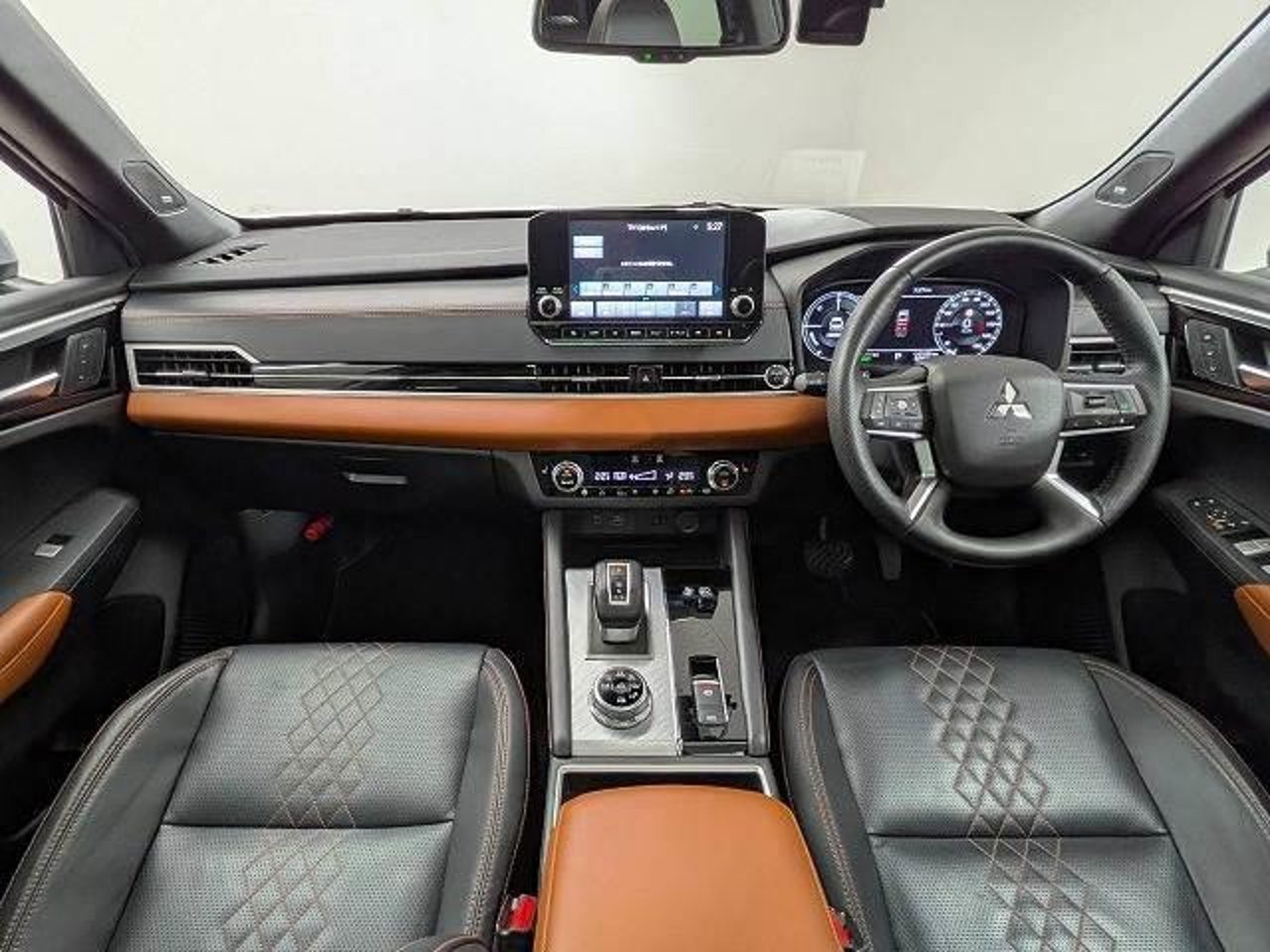2022 Mitsubishi Outlander, photo 1 of 1