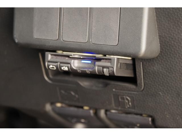 0600508A30261015W00105.jpg
