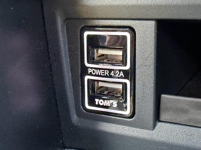 0500061A20261009K00205.jpg