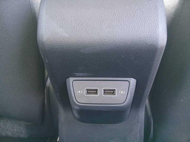 0520460A30261015W00117.jpg