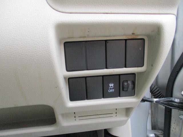 0840414A30261013W00105.jpg
