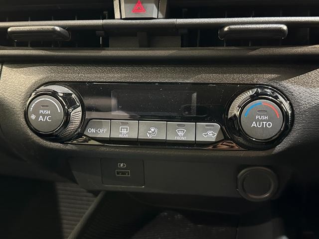 0509824A30261015W01204.jpg