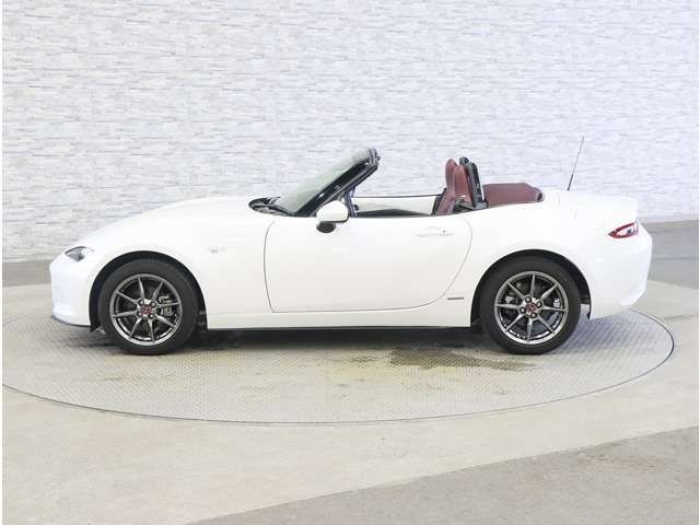 5ab4e6869aad1553ab3070974b6ff3cb.jpg