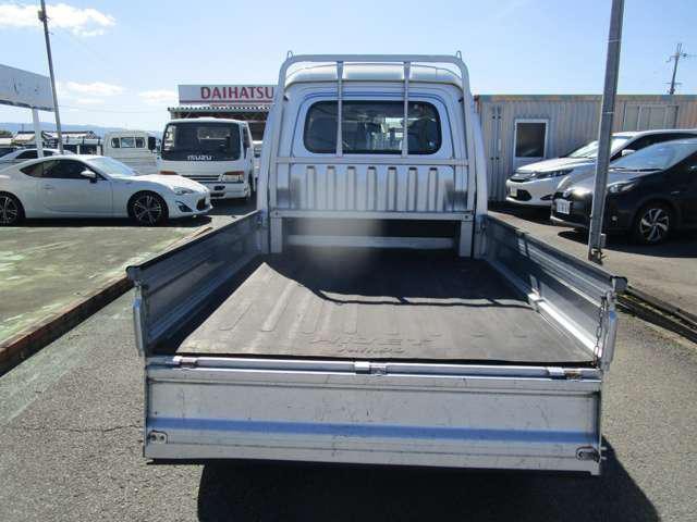 922caf74f535ef77f714f7b8063fafca.jpg