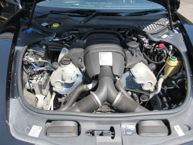 9210195A30260403W00118.jpg