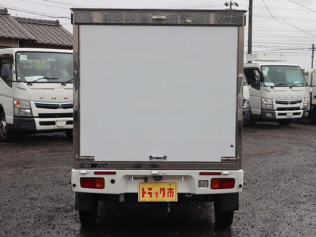 0207851A30250602W00405.jpg