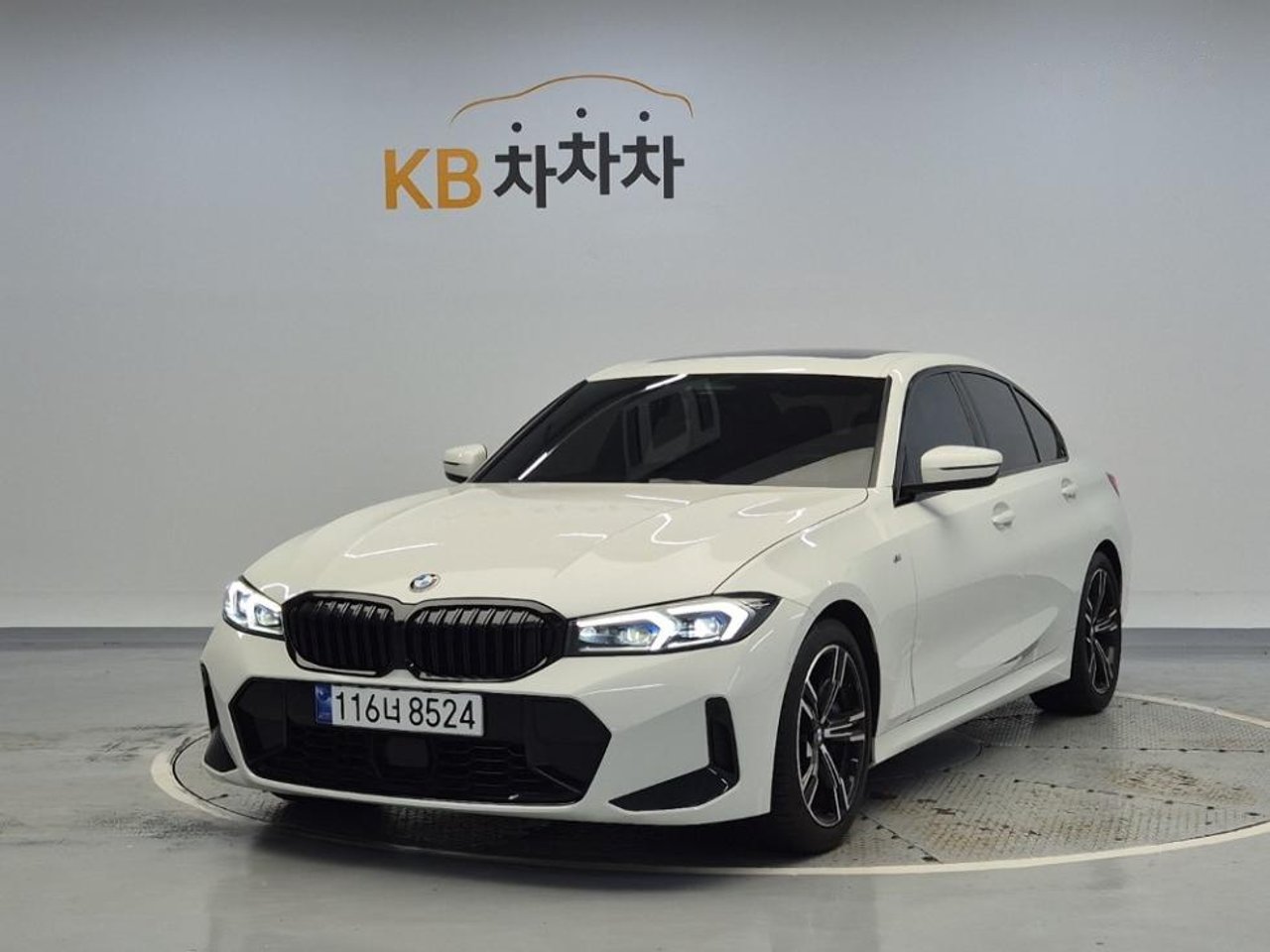 2023 BMW 3, photo 1 of 1