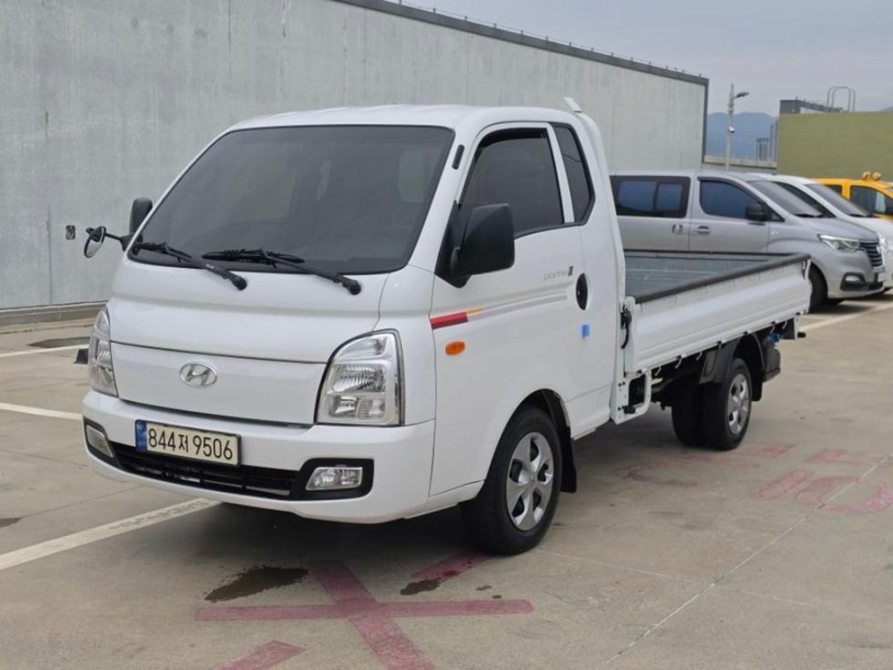 2019 Hyundai Porter, photo 1 of 1