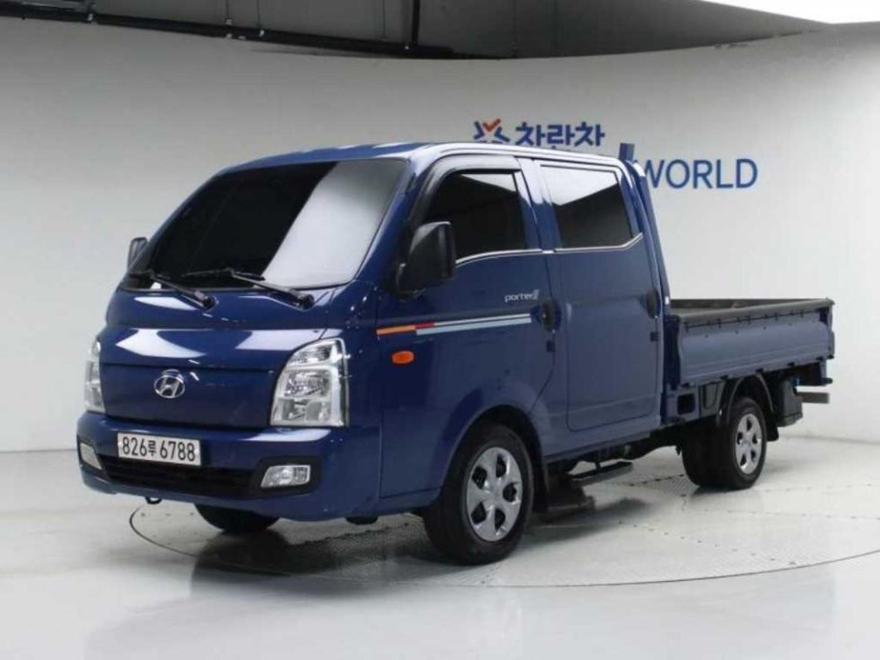 2022 Hyundai Porter, photo 1 of 1