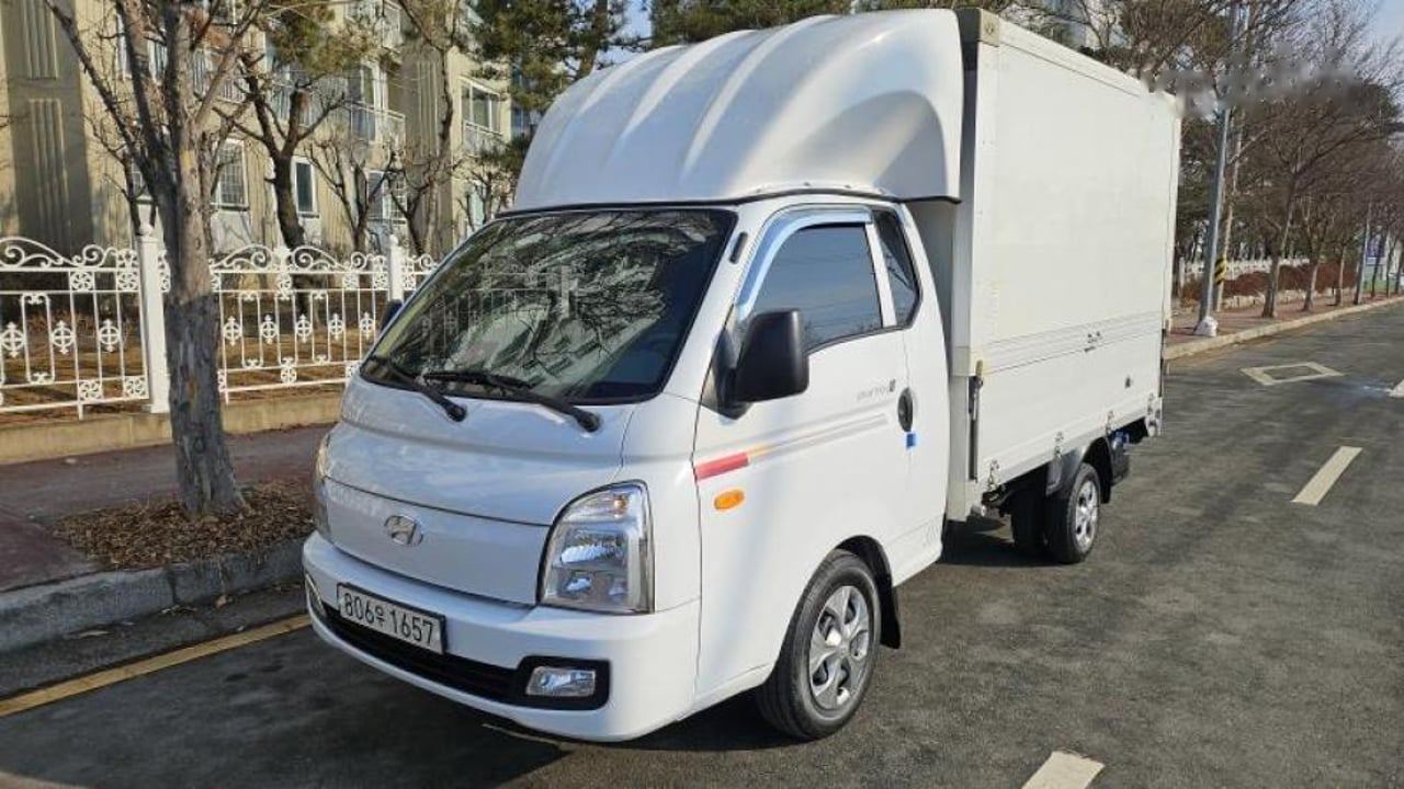 2022 Hyundai Porter, photo 1 of 1