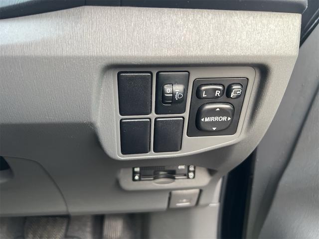 0904236A30250405W00114.jpg