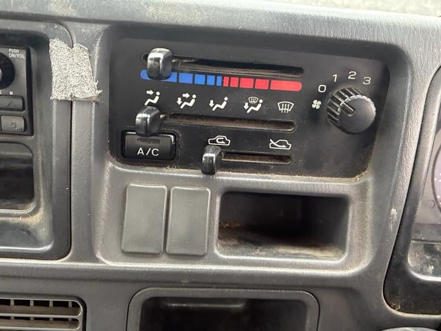 0404580A30251016W00111.jpg