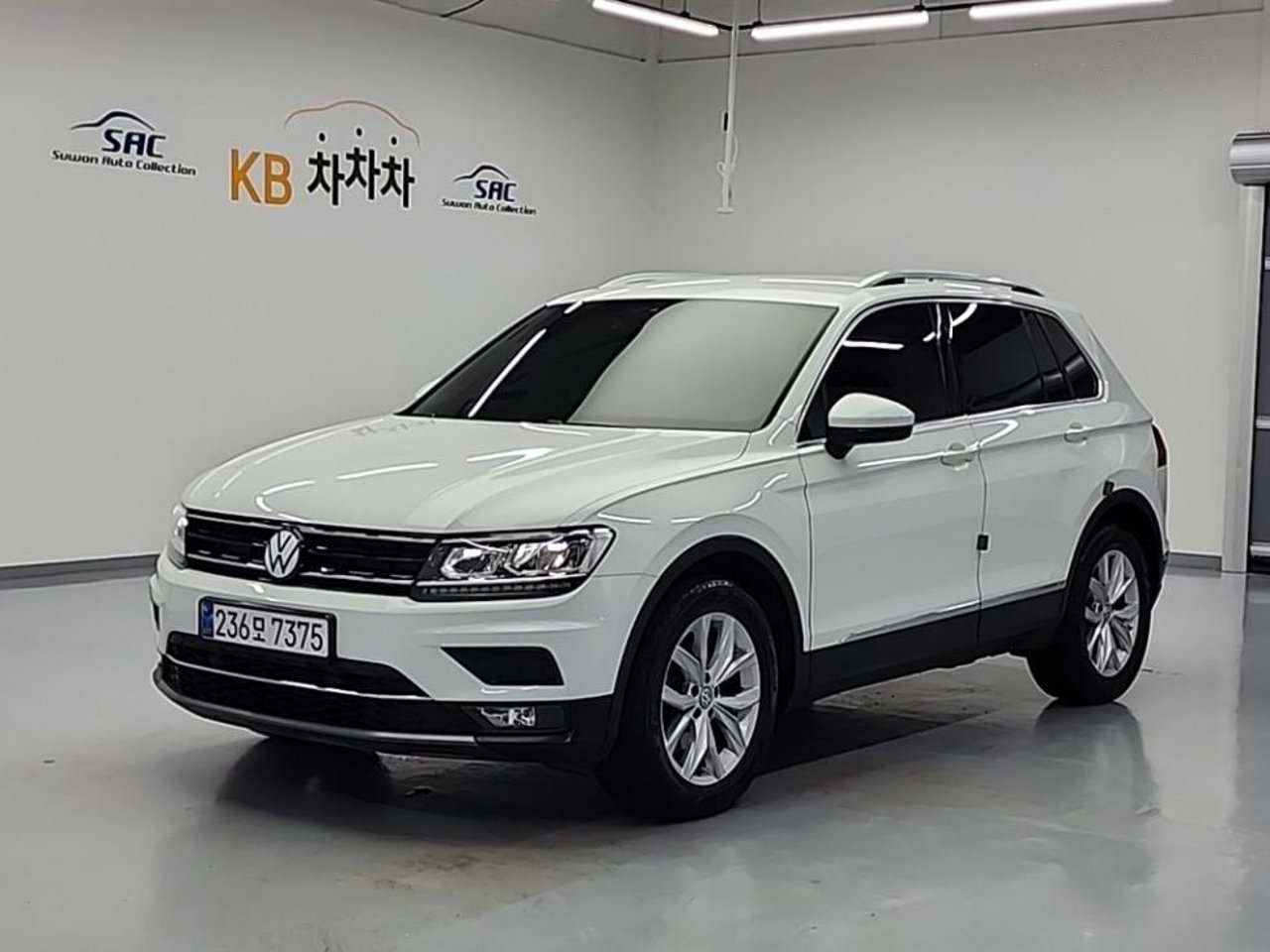2020 Volkswagen Tiguan, photo 1 of 1