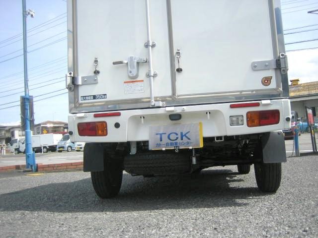 0560040A30260409W00117.jpg