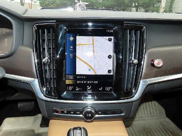 f240e0d4f2454e33966e0851a1a0d5d5.jpeg