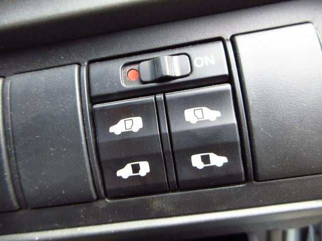 0551542A30250712W00217.jpg