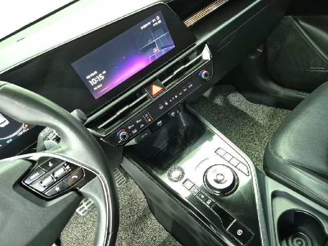 6101000869R10.jpg