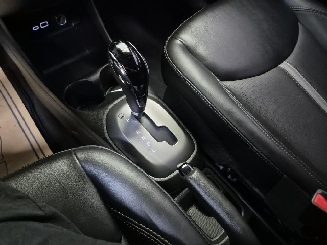 6101500670R8.jpg
