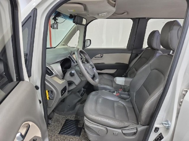 6101000670R11.jpg