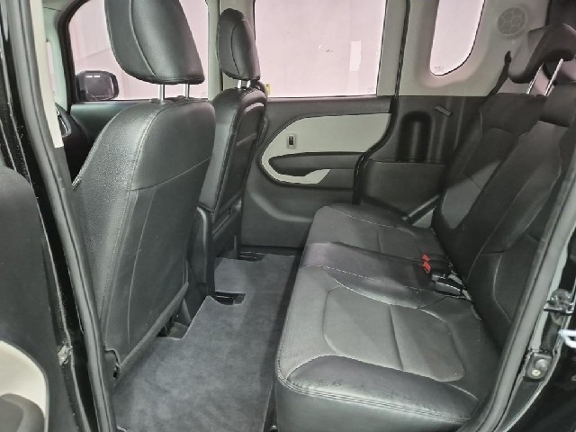 6101000481R12.jpg