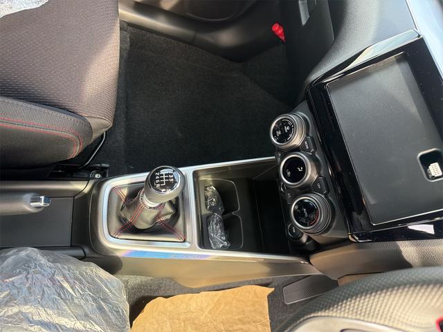 0122690A30251223W00214.jpg