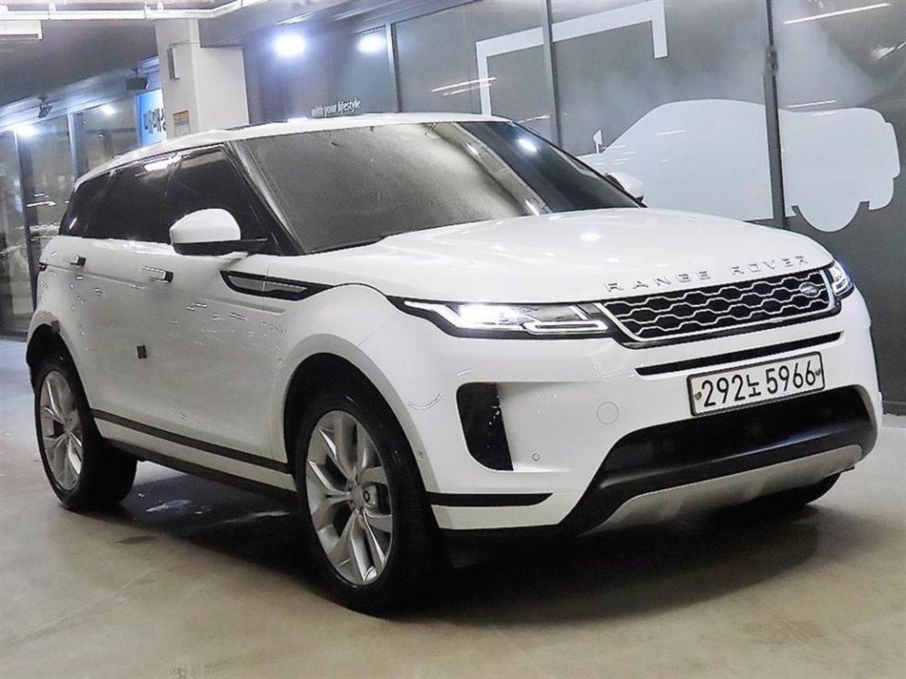 2019 Land Rover Rover, photo 1 of 1