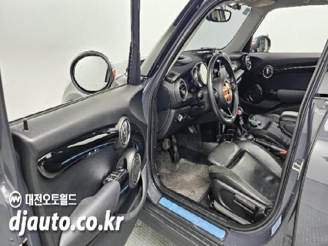 4da34262c83ad7fcb4a0f9419e569a69.jpeg